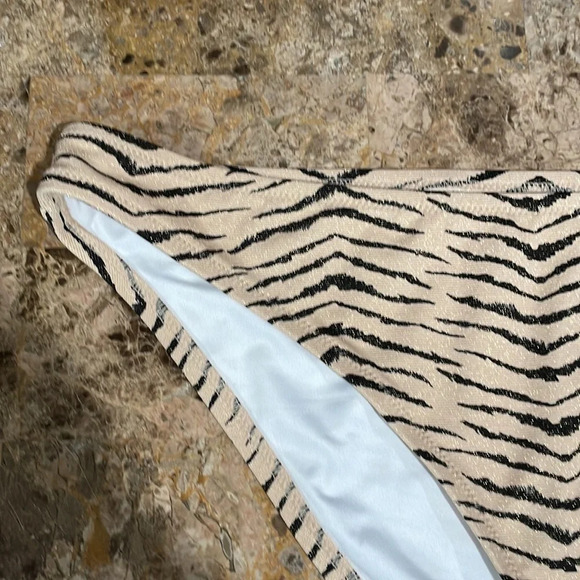 Cute Bikini Bottoms - Picture 3 of 6